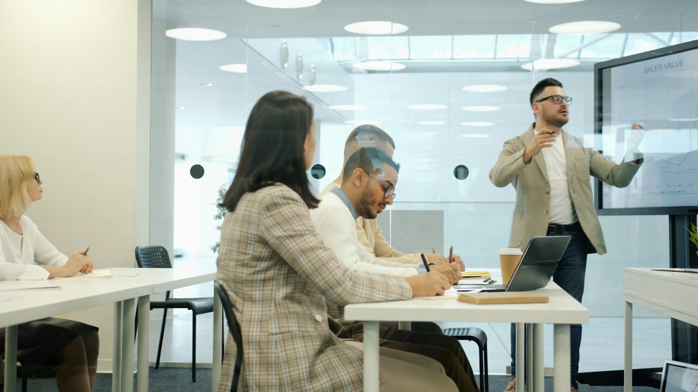 Besprechung in einem modernen Büro